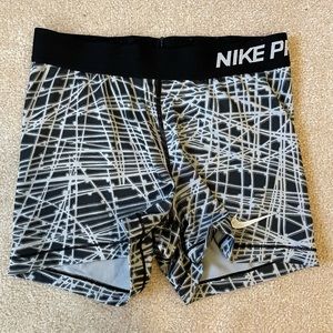 Womens Small Nike pro shorts